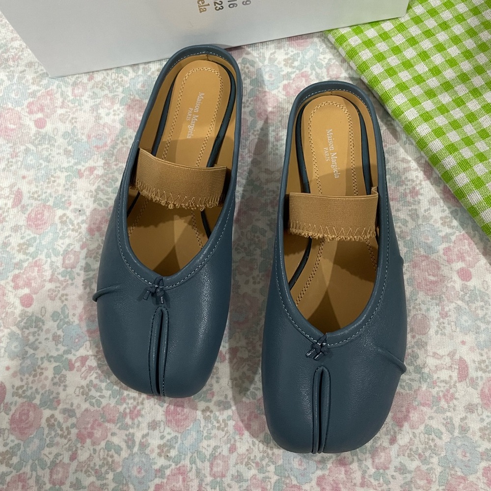 Maison Martin Margiela Slate Blue Split-Toe Leather Flats